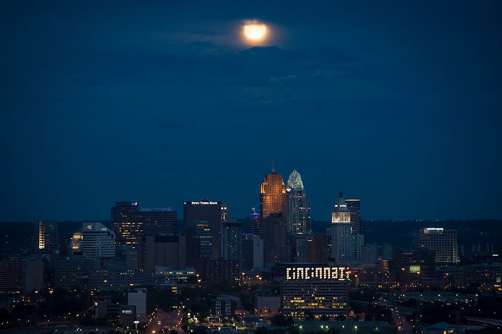 <b>Cincinnati </b>ocupa el puesto 
<b>14 </b>y se clasifica como la ciudad con el mejor lugar para que una persona se jubile en el estado de Ohio. Se encuentra entre el 10% de las ciudades de EEUU mejor evaluadas para jubilarse. 
<br>