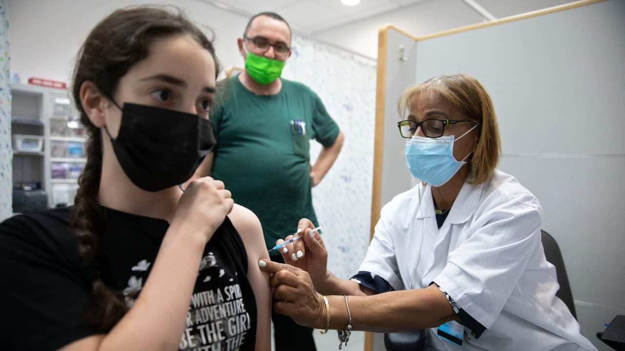 Esto debes saber sobre los mandatos de vacunación para estudiantes en el Área de la Bahía