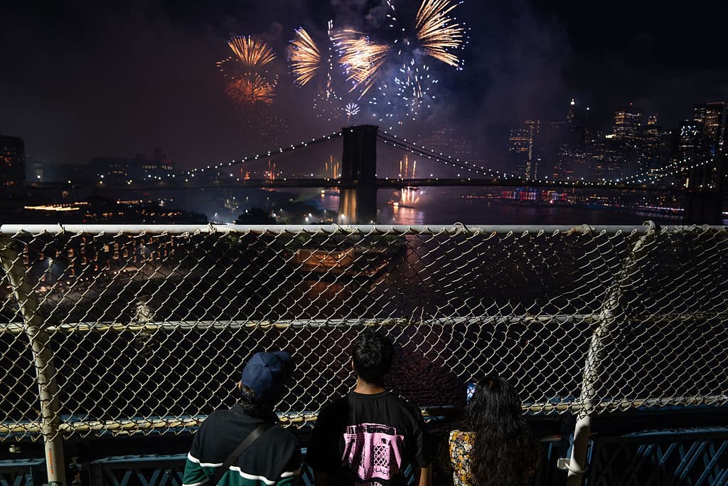 En su edición número 49 
<b>volvió a este lugar tras celebrarse en el río Hudson</b> durante 2024.
<br>