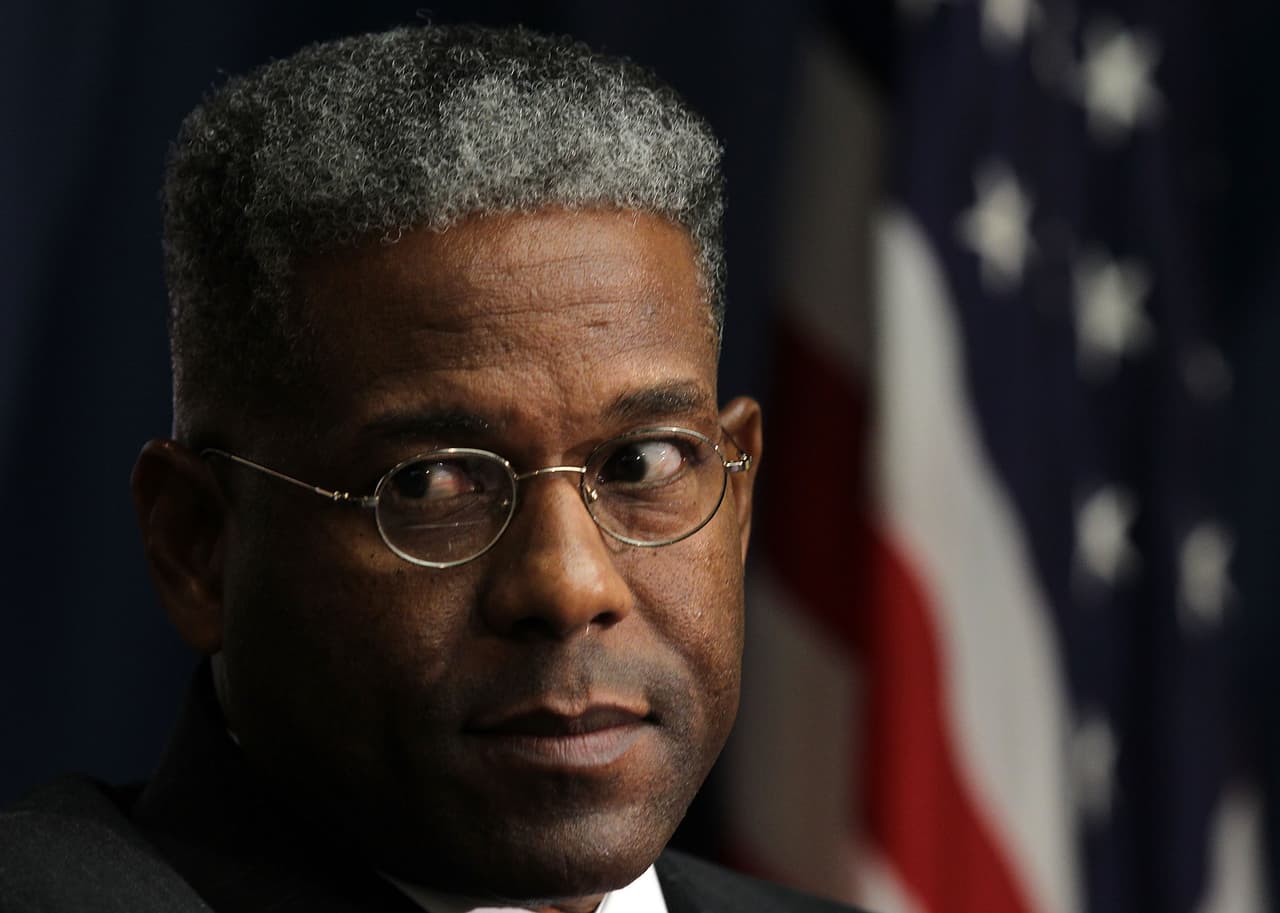 El líder del Partido Republicano en Texas, Allen West, ha respaldado desde el primer minuto los llamados de Donald Trump a "defender el voto", aun entre las críticas de su propio partido. El portavoz de la Cámara de Representantes texana, el también republicano Dennis Bonnen, 
<a href="https://kfyo.com/speaker-bonnen-chairman-allen-west-needs-one-way-ticket-back-to-florida-interview/" target="_blank">calificó a West "político fracasado de Florida"</a>. El dirigente republicano fue elegido hace apenas unos meses y ocupó durante dos años un puesto en el Congreso representando a ese estado.