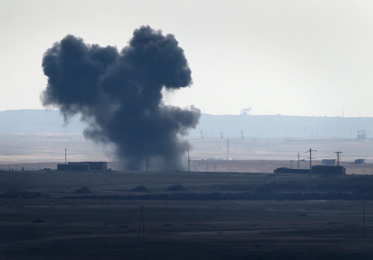 Aviones estadounidenses destrozaron 283 camiones de combustibles de ISIS