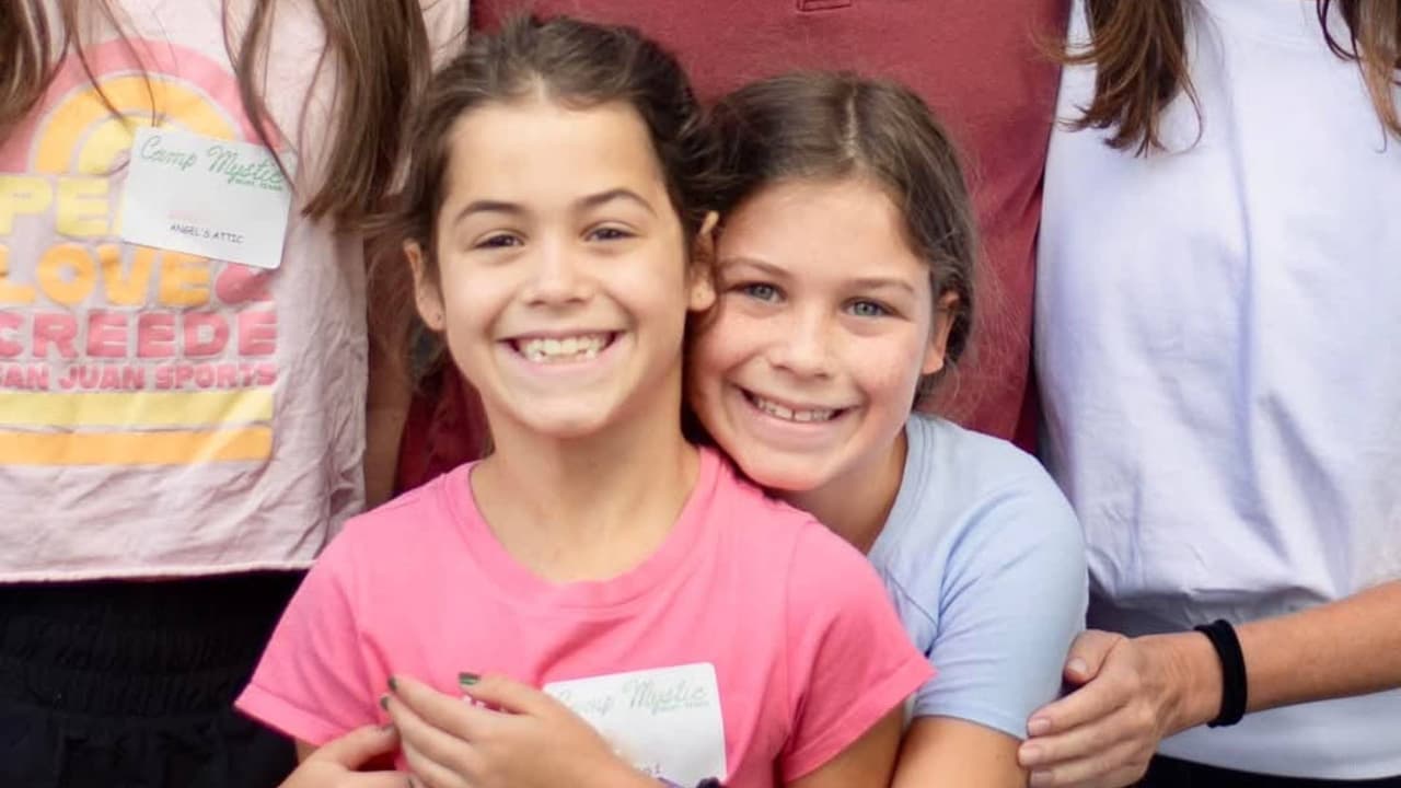"Nos trajeron mucha alegría": las gemelas de 8 años que murieron en las inundaciones de Texas 