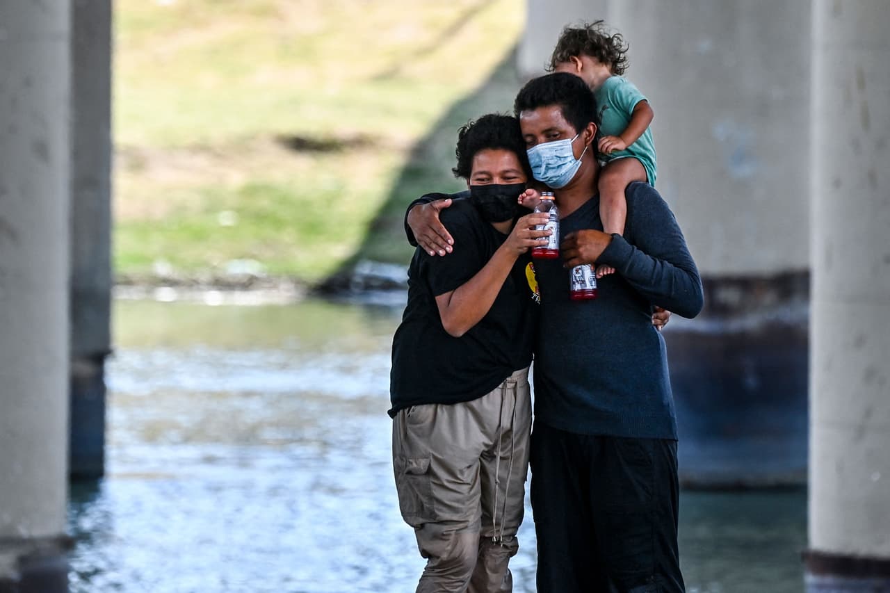 Plan migratorio fronterizo: te explicamos quiénes califican y cómo deben entrar a EEUU