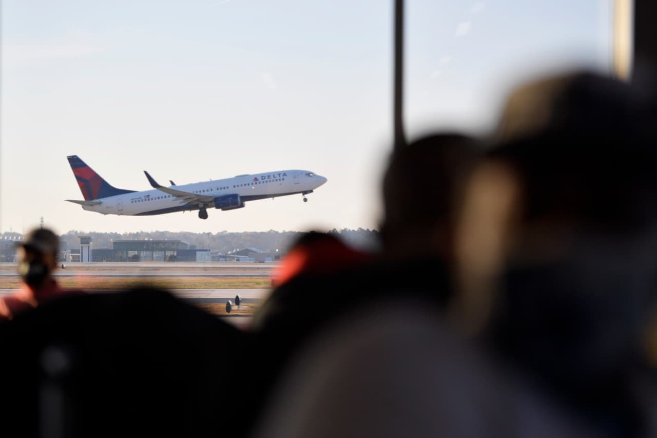 Amenaza de bomba en el Aeropuerto de Savannah causa evacuación de pasajeros y cierre de terminales