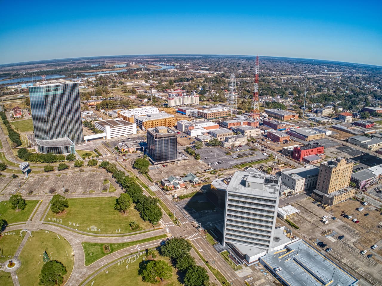 <b>Puesto 11. Lake Charles (Louisiana)</b>
<br>
<br>Tasa de ejecuciones hipotecarias: 1,886 unidades de vivienda por cada ejecución hipotecaria (total de solicitudes: 50).
<br>
<br>Precio promedio de las viviendas: no hay información.
<br>
<br>Total de unidades de vivienda: 94,293.
<br>
<br>Población: 208,549 habitantes.
<br>