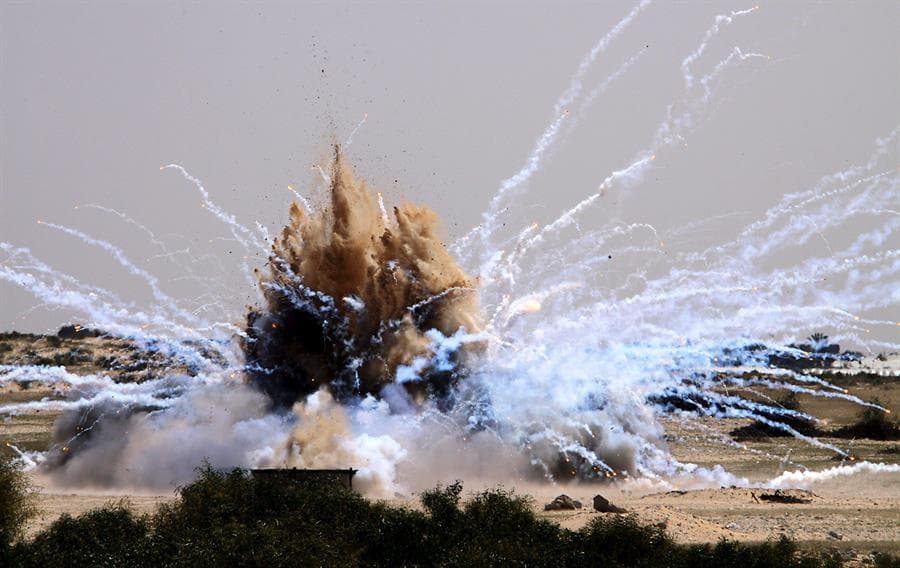 Zelensky acusa a Rusia de usar bombas de fósforo blanco, ¿qué son estas armas?