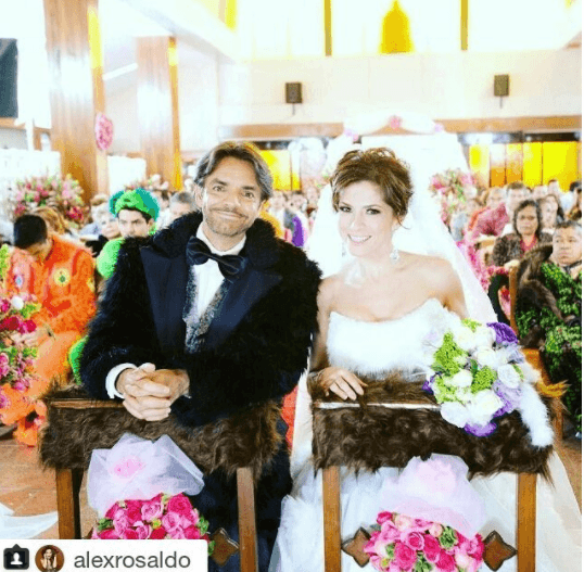 El romance entre el comediante Eugenio Derbez y Alessandra Rosaldo es uno de los más envidiados en el mundo del espectáculo. Aunque se "casaron" hace años en un capítulo especial llamado 'La boda Peluche', fue hasta el 2012 que llegaron al altar completamente enamorados.