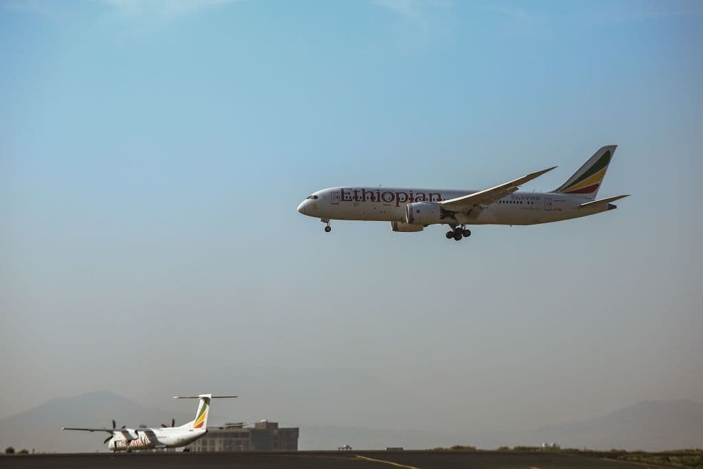 Aunque ya llegaba a su destino este avión no aterrizó: sus pilotos se habían quedado dormidos