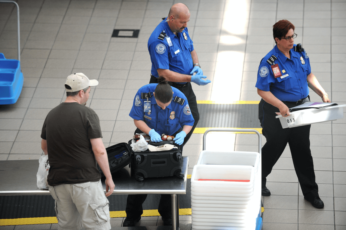 Escenas de caos en el aeropuerto de Orlando por la trágica muerte de un funcionario de seguridad