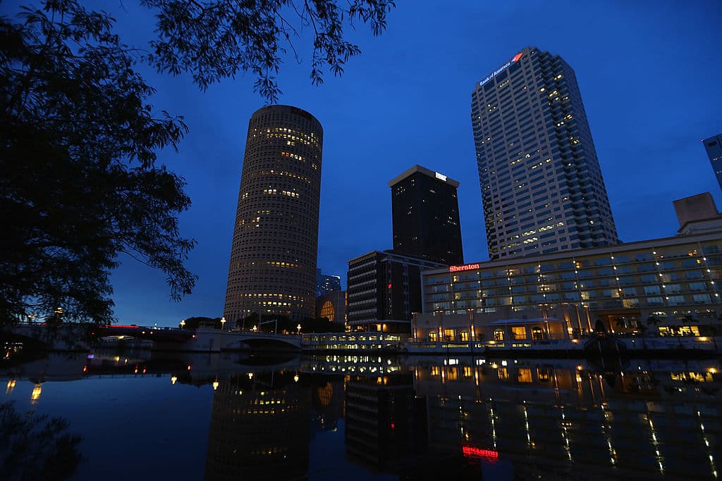 <b>Tampa</b>, Florida, es la segunda ciudad de la lista. Estar cerca del mar, tener un clima sin muchos contrastes durante todo el año y contar conconjuntos residenciales especializados en la atención de adultos mayores, son el principal atractivo de esta localidad del oeste de la península.