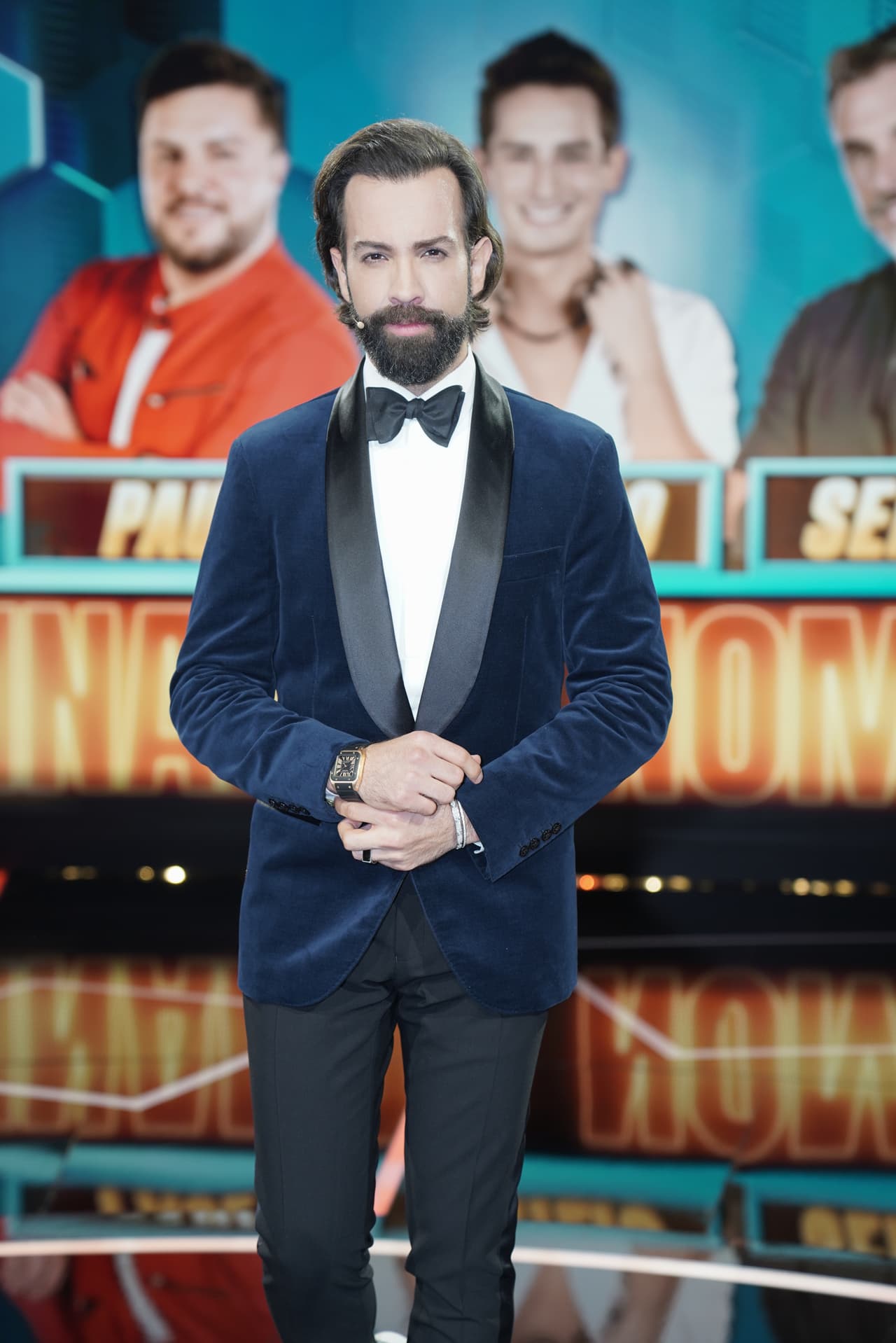 Diego de Erice también muy elegante con este esmoquín azul marino.