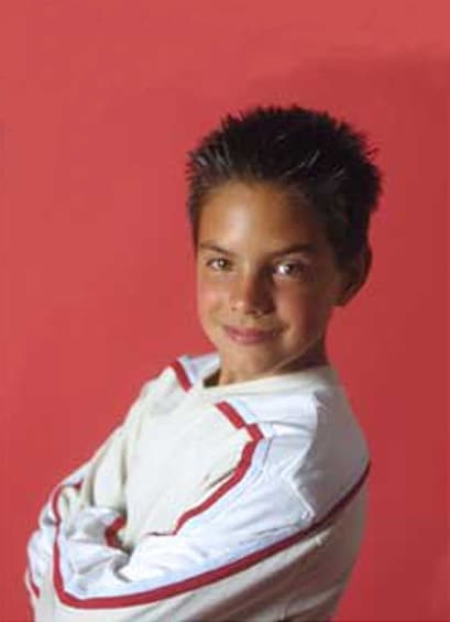 <b><a href="http://www.univision.com/temas/vadhir-derbez" target="_blank">Vadhir</a></b> comenzó desde muy pequeño en la actuación, sus primeras participaciones fueron en los programas 
<i>Diseñador ambos sexos </i>y
<i> Mujer casos de la vida real</i>.
