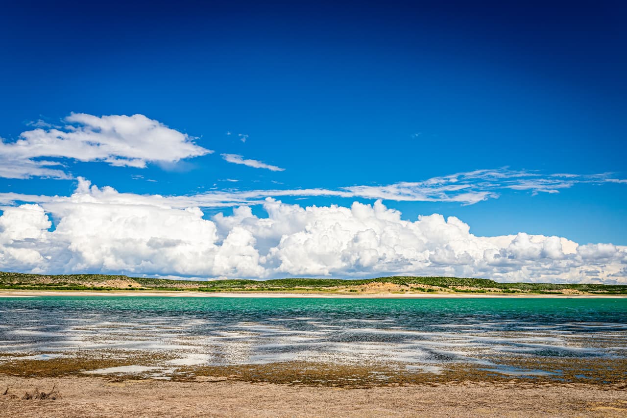 <h3 class="cms-H3-H3">18. Amistad National Recreation Area, Texas</h3>
<br>
<br>🏞️
<b> Cambio en las visitas de 2020 a 2021: </b>-23.3%
<br>
<br>🏞️ 
<b>Visitas en 2021: </b>1,091,897
<br>
<br>🏞️ 
<b>Visitas en 2020: </b>1,424,139
<br>