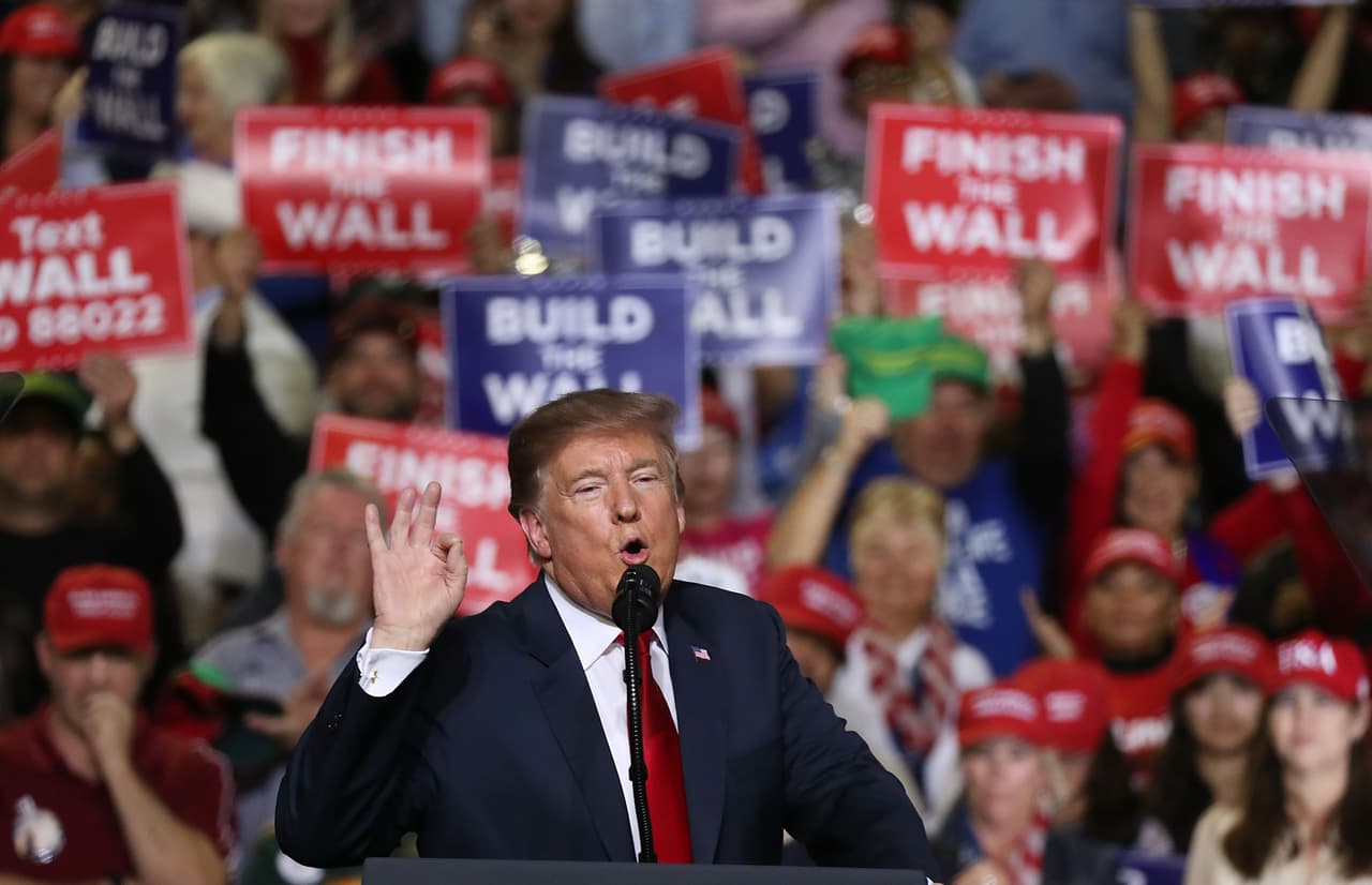 Trump busca cumplir su promesa de campaña: presiona la construcción del muro fronterizo sin importar que se violen las leyes
