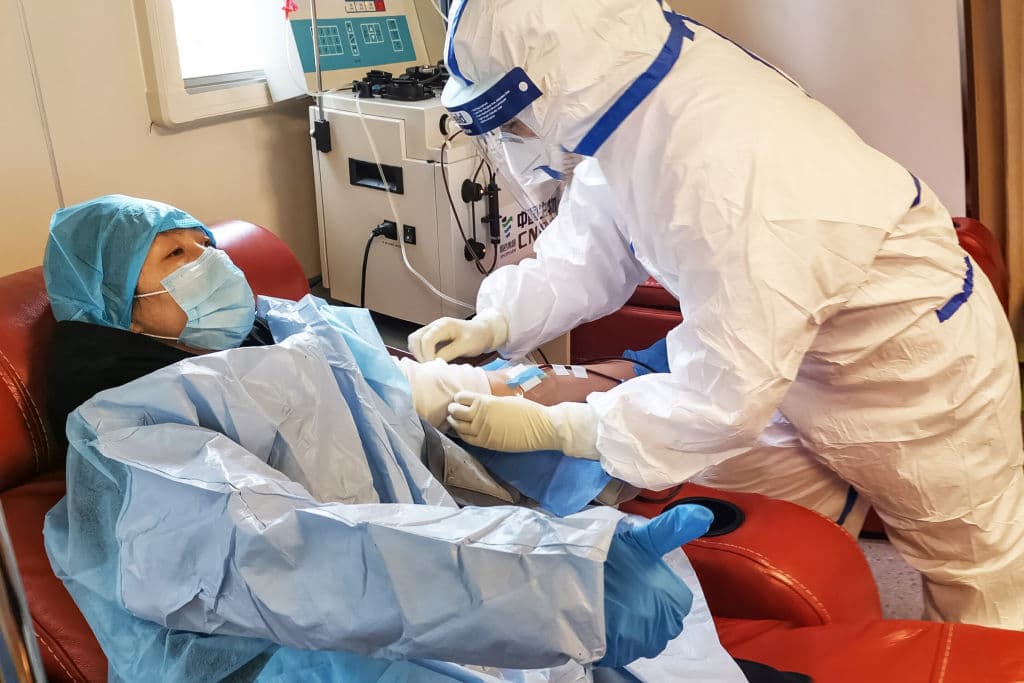 China avanza rápidamente en la vacuna del COVID-19 y ahora tiene vía libre para empezar a hacer pruebas en humanos.