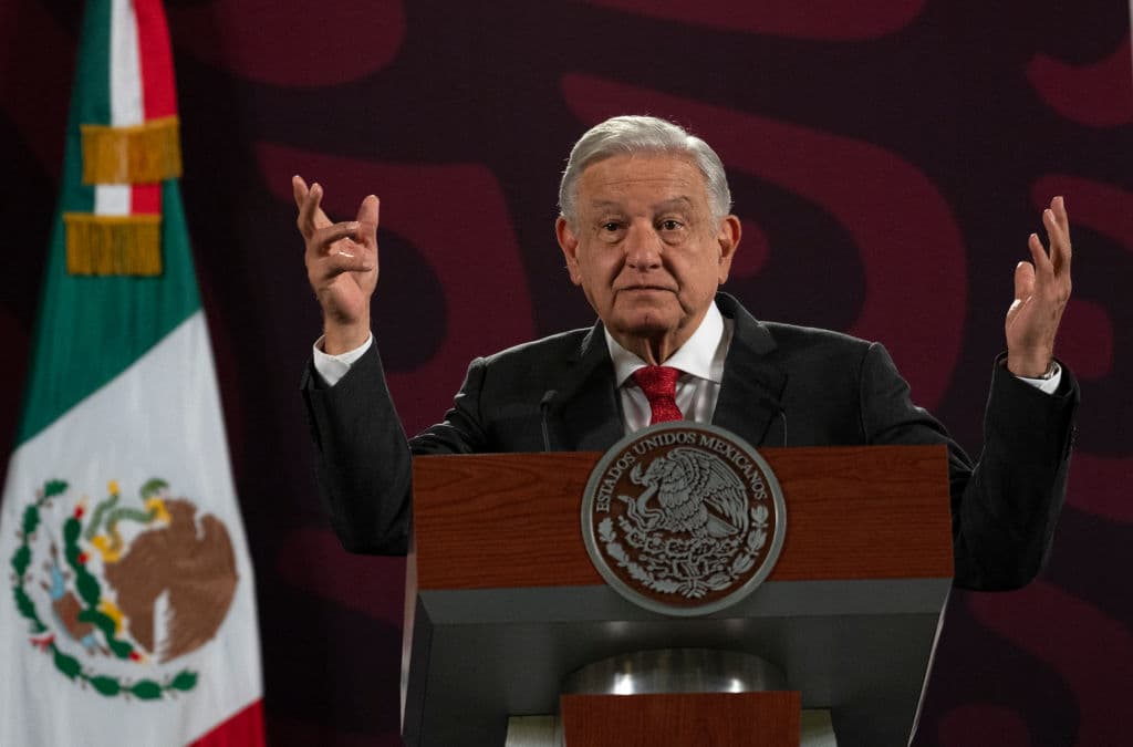 Las promesas incumplidas de AMLO, un presidente que pese a ello se va con un amplio respaldo popular