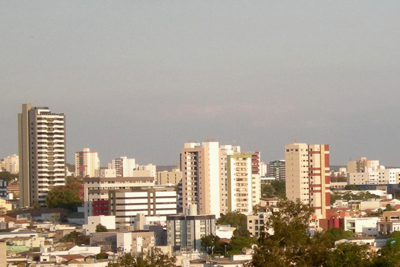 <b>Puesto 20:</b> 
<b>Vitoria da Conquista</b>, Brasil.
<b> 52.47 </b>homicidios por cada 100,000 habitantes en 2020. En esta ciudad de 341,128 personas hubo 
<b>179</b> homicidios.