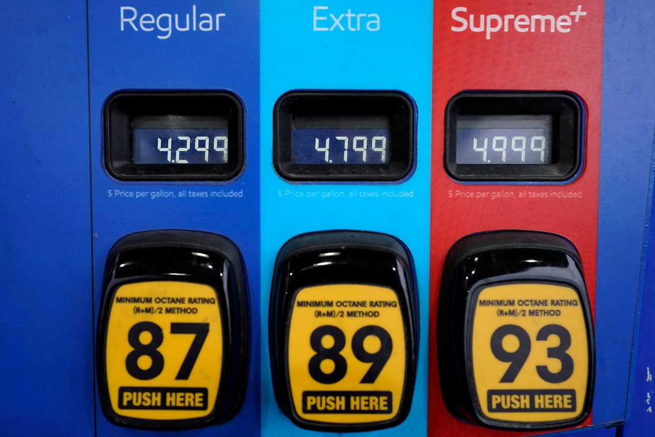 EEUU prohíbe las compras de petróleo de Rusia: qué significa y cómo puede disparar más el precio de la gasolina