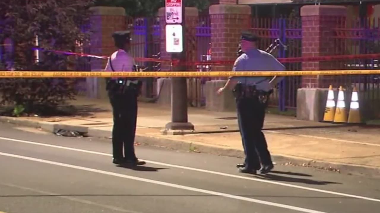 Una mujer muere baleada al frente de una iglesia en Filadelfia: le dispararon en la cara y la cabeza