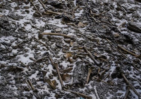 Un lago con cientos de esqueletos en el Himalaya, el viejo misterio que los científicos tratan de explicar