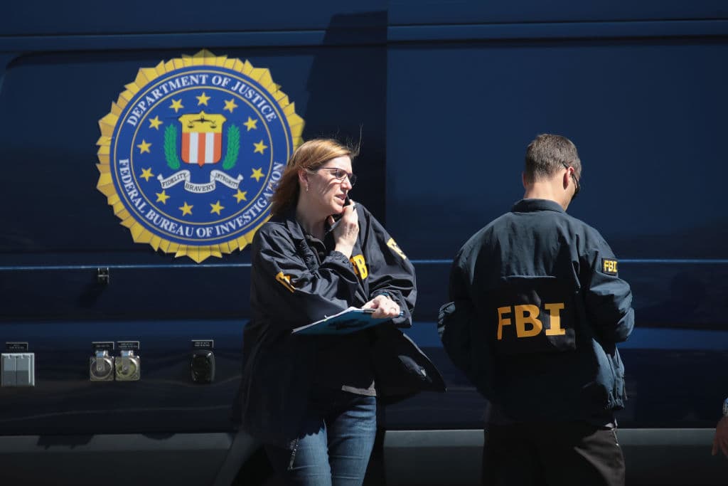  El FBI arresta a dos hombres acusados de apoyar al grupo terrorista Estado Islámico