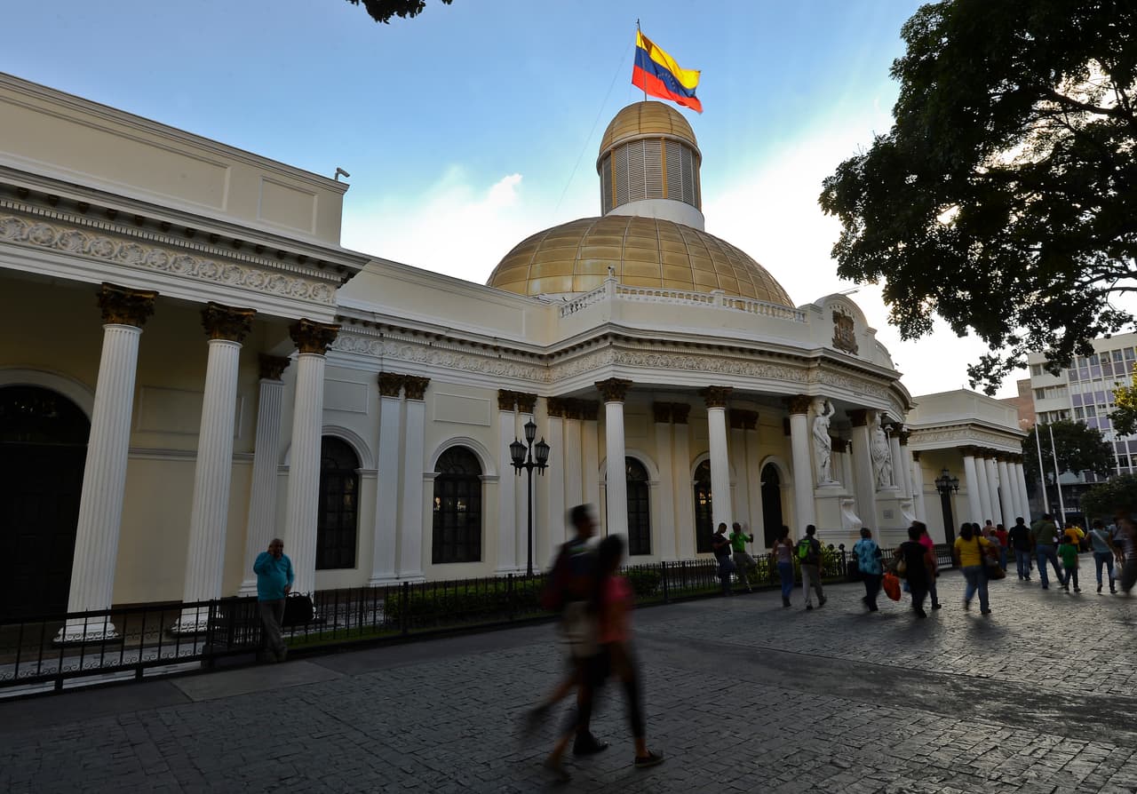El chavismo tendrá desde hoy al Parlamento en contra
