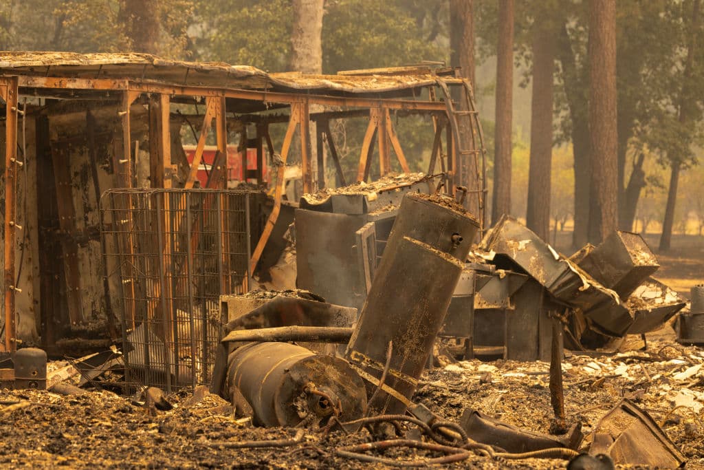 El 
<b><a href="https://www.univision.com/local/sacramento-kuvs/newsom-orden-ejecutiva-retiro-campamentos-personas-sin-hogar-california" target="_blank">gobernador de California, Gavin Newsom</a></b>, declaró en 
<b>estado de emergencia los condados</b> de 
<b>Butte</b>, 
<b>Plumas</b>, 
<b>Shasta</b> y 
<b>Tehama</b>.