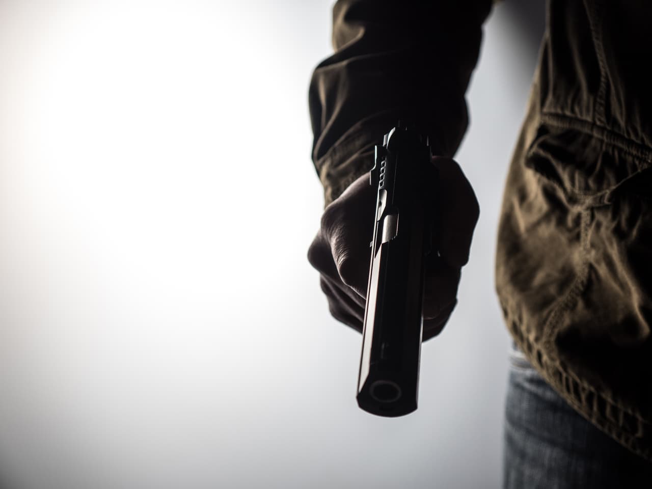 Un hombre se resiste a un asalto y el ladrón lo mata frente a su esposa