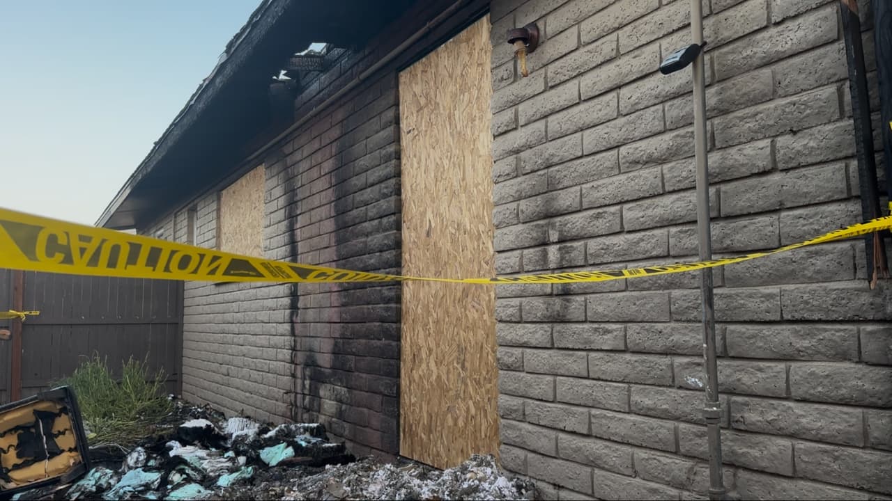 Incendio en complejo de apartamentos deja a varias familias sin hogar en Phoenix