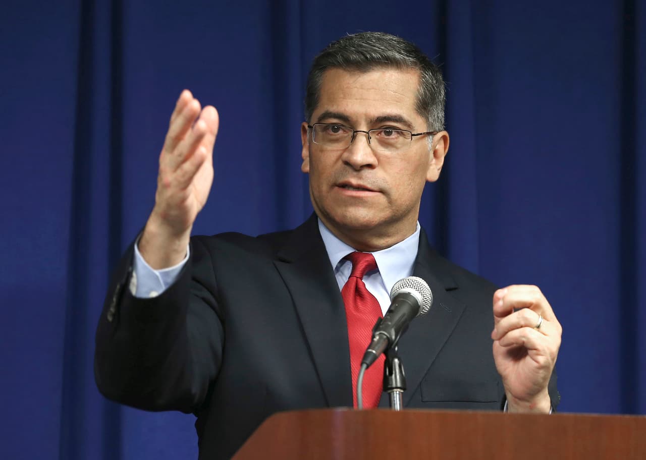 "
<b>Estos crímenes no tienen cabida en nuestra sociedad y punto</b>. No debemos cubrirnos los ojos ante la violencia y el tráfico sexual que ocurre en nuestro estado", dijo el fiscal Xavier Becerra cuando 
<a href="https://oag.ca.gov/news/press-releases/attorney-general-becerra-announces-arrest-naas%C3%B3n-joaqu%C3%ADn-garc%C3%ADa-leader-religious" target="_blank">anunció el arresto.</a>