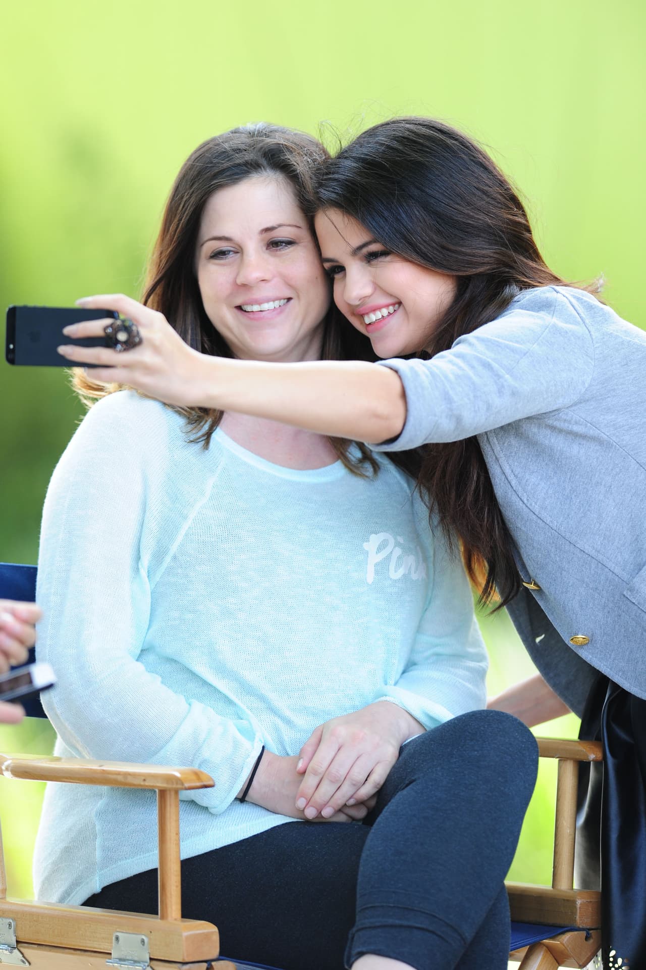 “Haberme tenido a los 16 años debió ser una gran responsabilidad. Mi mamá dejó todo por mí y tenía como 3 trabajos. Me ha apoyado, sacrificó su vida por mí”, comentó Selena Gomez en una entrevista del 2011.