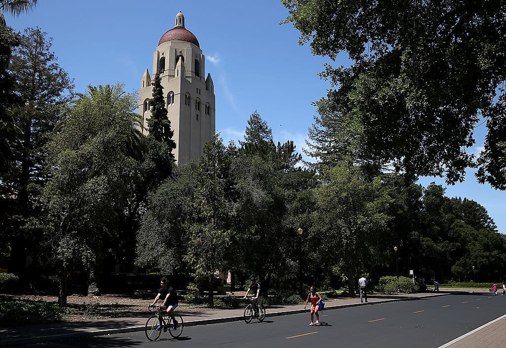 Estudiantes demandan a 8 universidades élite tras el escándalo de fraude en el proceso de admisiones