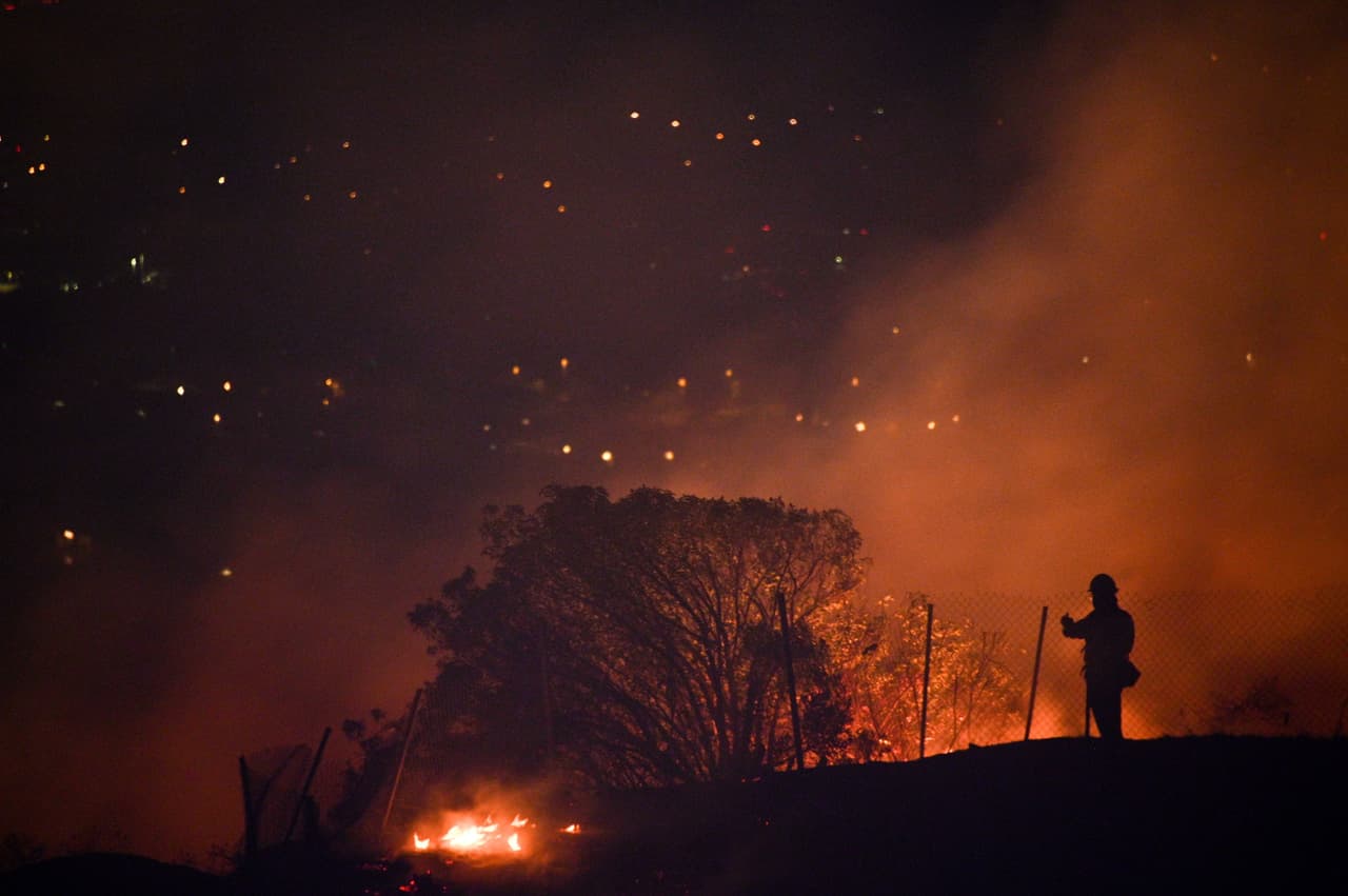 Recrudecen los incendios en California y obligan la evacuación de unas 100,000 personas: esta es la situación en algunos de ellos