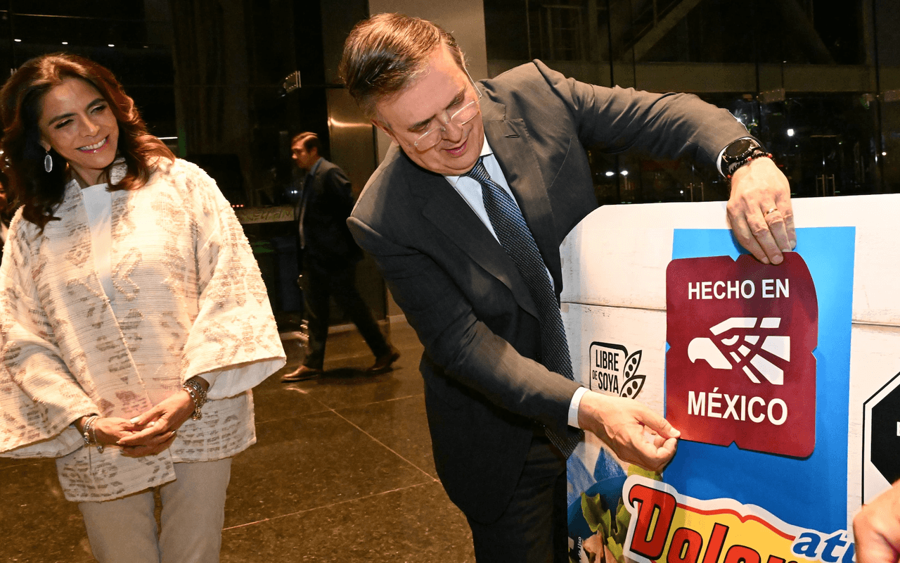 Uso del logo "Hecho en México" en productos piratas de China desata ola de indignación empresarial 