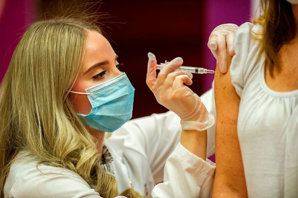 Consulado de México en Sacramento vacunará contra el coronavirus