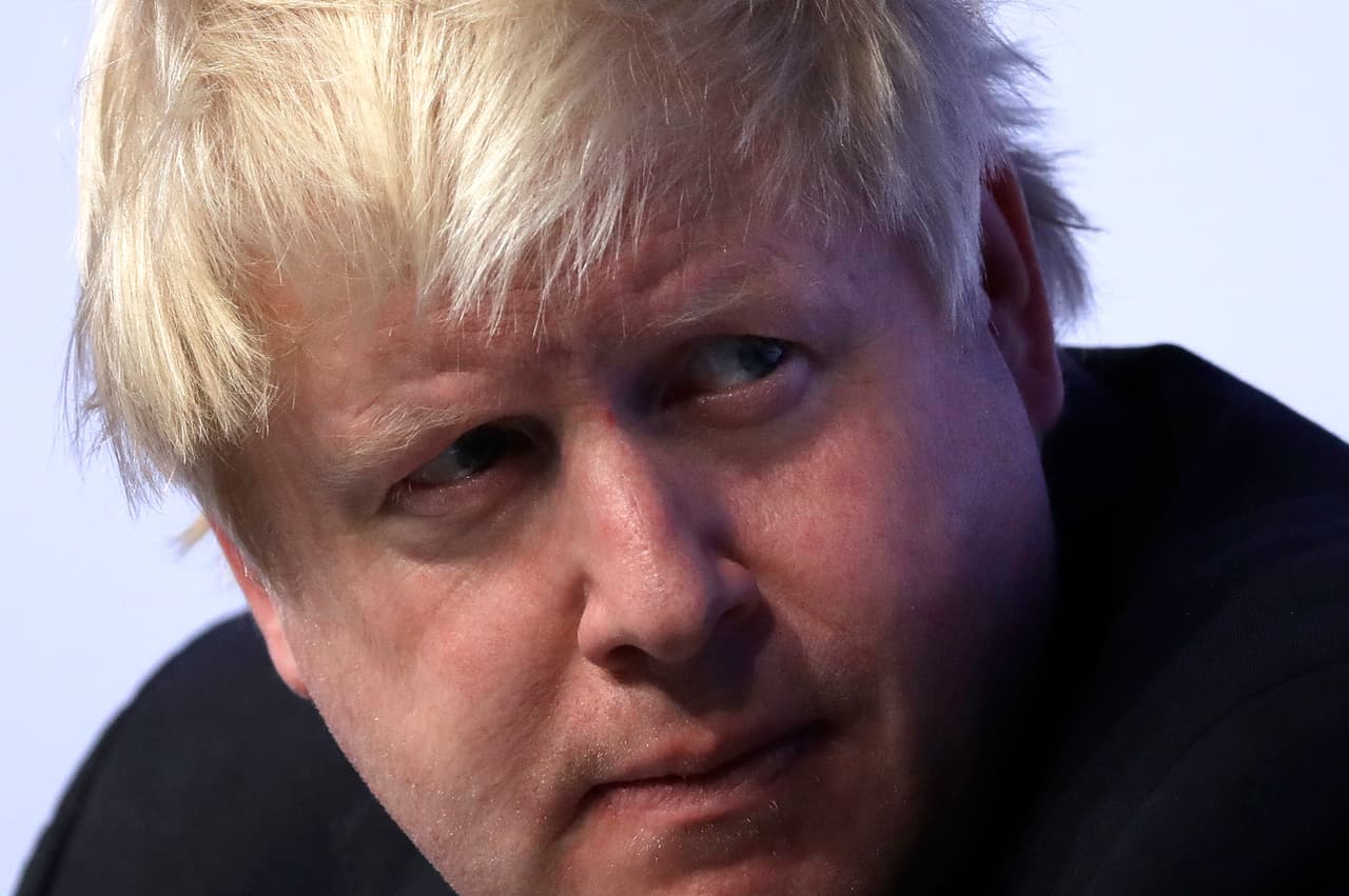 “Tomaría solo un minuto atacarte con un misil”: Boris Johnson revela la amenaza que le hizo Putin en 2022