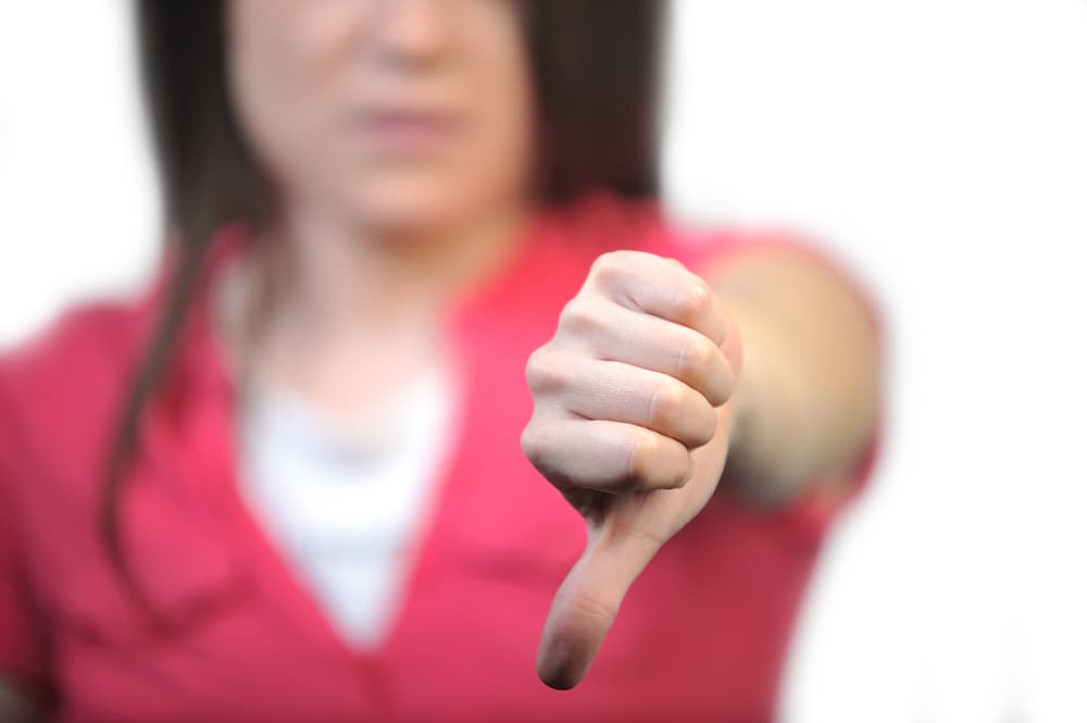 No obstante, en tu aspecto negativo puedes ser muy celoso y resentido, rencoroso, compulsivo, obsesivo, obstinado y muy secreto para tus cosas, así como vengativo.