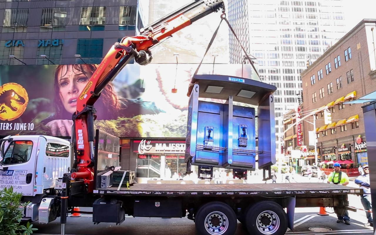 El teléfono público encontrará su próximo hogar en el Museo de la Ciudad de Nueva York, para ser parte de una exposición que repasa la vida en la ciudad antes de los computadores.
<br>