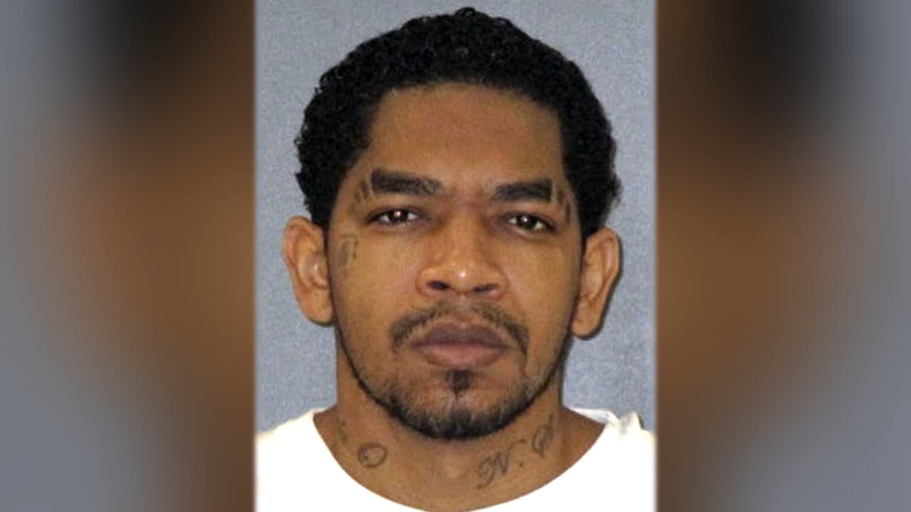 <b>Erick Daniel Dávila: </b>Fue ejecutado el 25 de abril de 2018. El reo de 31años fue 
<a href="https://www.univision.com/dallas/kuvn/noticias/ejecuciones/texas-planea-ejecutar-hoy-a-erick-davila-condenado-por-matar-a-una-nina-y-su-abuela-en-una-fiesta-de-cumpleanos">condenado por la muerte de una abuela y su nieta </a>durante una fiesta de cumpleaños. Fue el quinto reo ejecutado en Texas y el noveno en el país este año.
<br>
<br>
<b>Últimas Palabras: </b>"Saben, puede que haya perdido la guerra pero sigo siendo un soldado. Los sigo queriendo a todos. A quienes me apoyaron y a mi familia, quédense tranquilos".