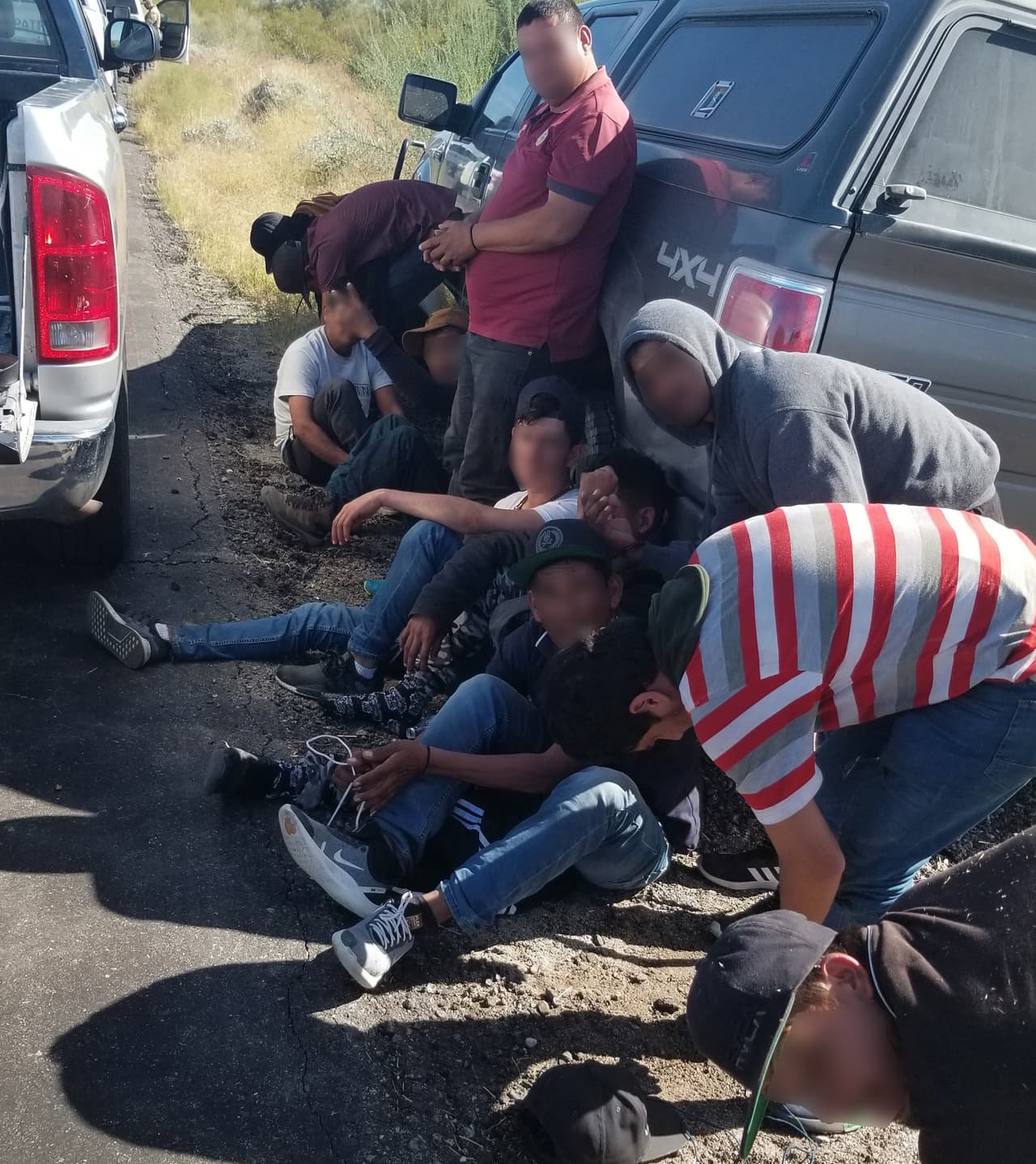 El grupo viajaba en dos autos que fueron interceptados por agentes de la Patrulla Fronteriza.