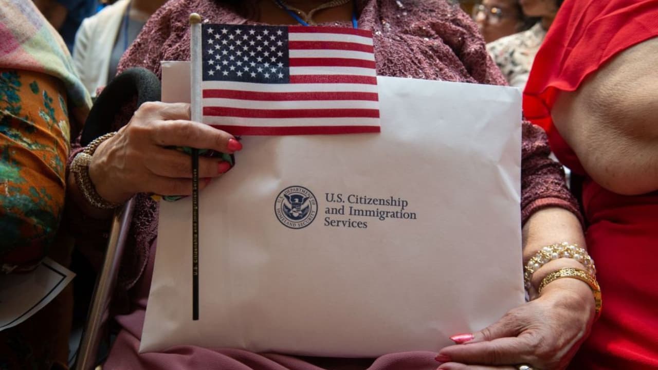 Aumentan las tarifas para algunos trámites migratorios en Estados Unidos: entre ellos la solicitud de asilo