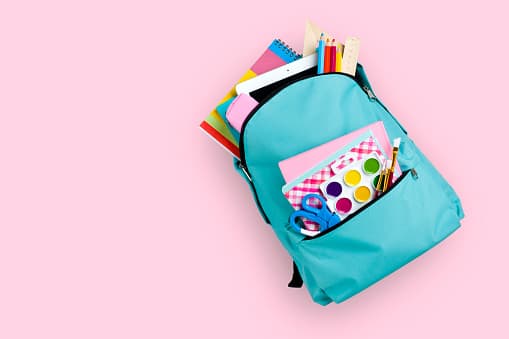 <b>Actividad: </b>BACK 2 SCHOOL BASH by Maximize Potential Academy 
<br>
<b>Fecha: </b>11 de agosto de 2019 
<br>
<b>Lugar: </b>12116 Jekel Cir, Mosaic Student Center 
<br>
<b>Horario: </b>4:00 p.m. a 6:00 p.m. 
<br>Se estarán regalando mochilas con útiles escolares, becas de 250 dólares, premios, pizza y más. También se compartirá información breve sobre cómo mantener el equilibrio entre la vida escolar y la escuela, la fijación de objetivos para mejores calificaciones y las estrategias para reducir el estrés escolar.