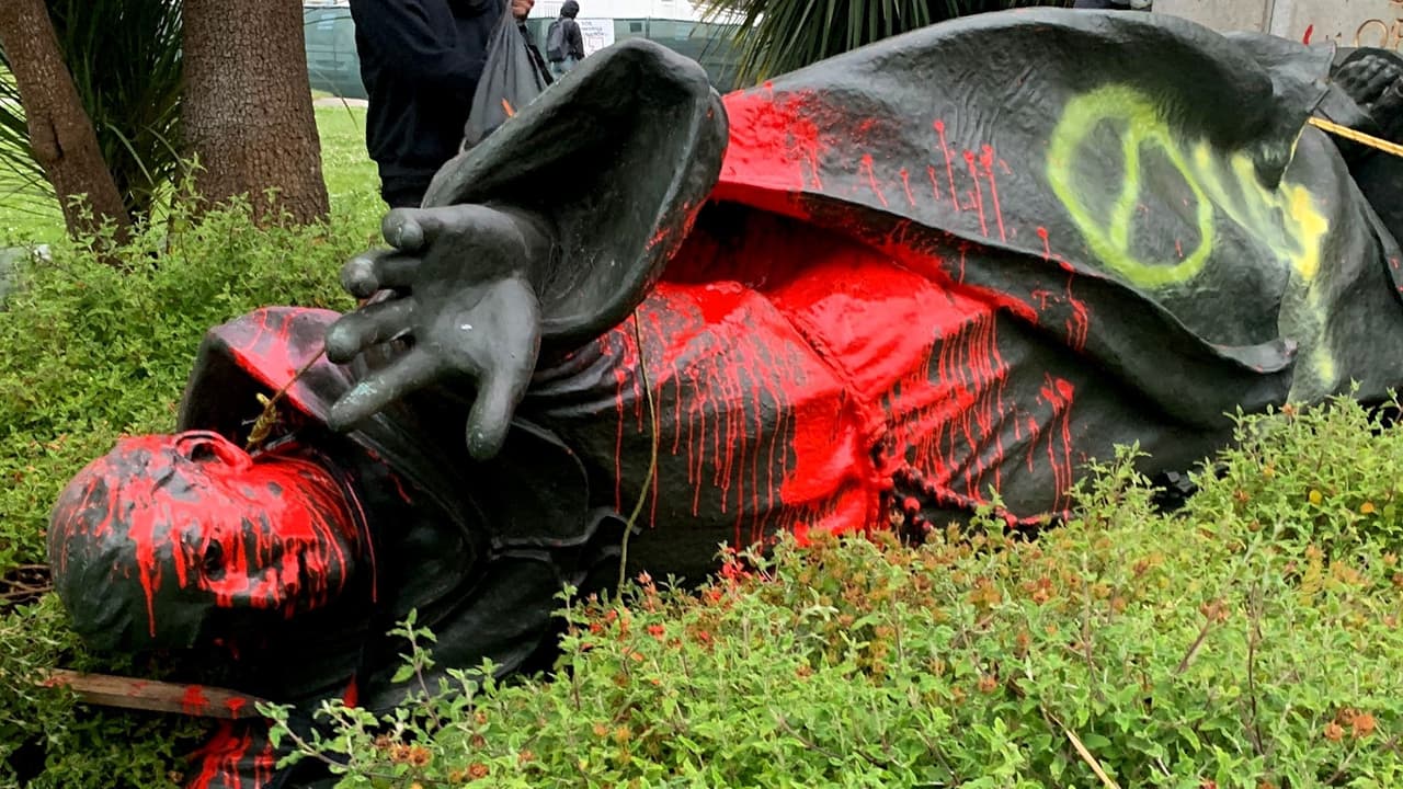 Por qué vandalizan estatuas de personajes históricos de la Iglesia católica