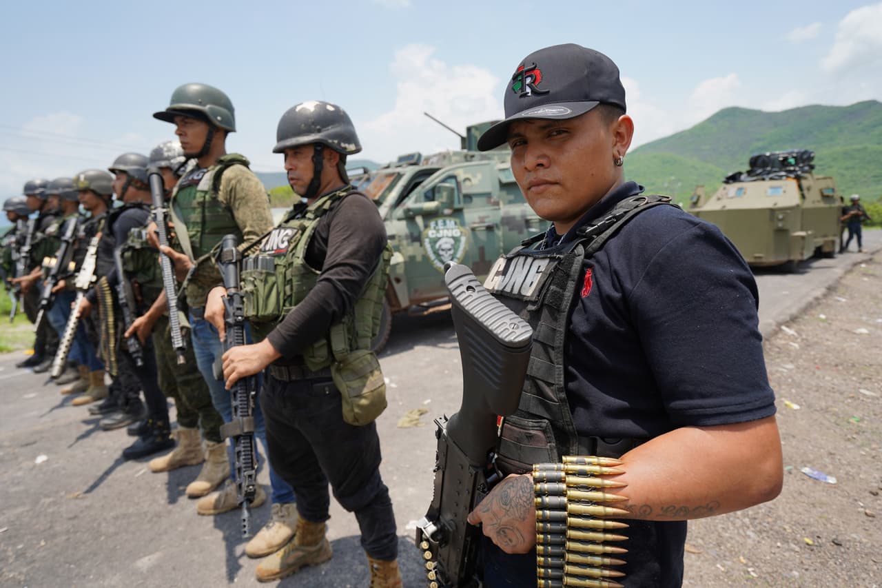 El Departamento de Justicia de Estados Unidos (DOJ) ha catalogado al de Jalisco como el cartel “mejor armado de México” y por información que lleva a la captura de su líder Nemesio Oseguera Cervantes, alias ‘El Mencho’, ofrece una recompensa de 10 millones de dólares.