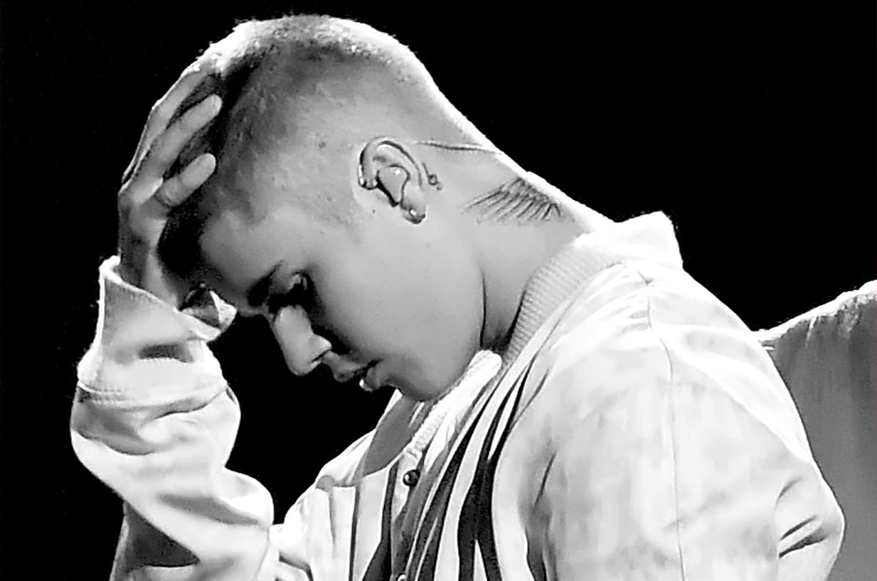 Hoy por hoy, Justin Bieber es el artista pop más importante del mundo. No en vano sus exitosas giras y su millones de discos vendidos alrededor del mundo. Sin embargo, la vida antes de la fama no fue del todo buena para el astro del pop.