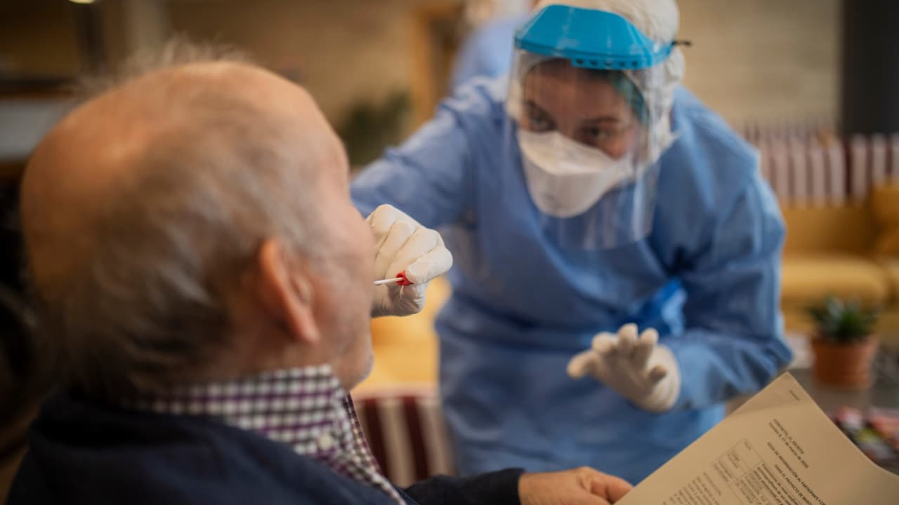Latinos son la minoría con más muertes por coronavirus en California, según datos oficiales