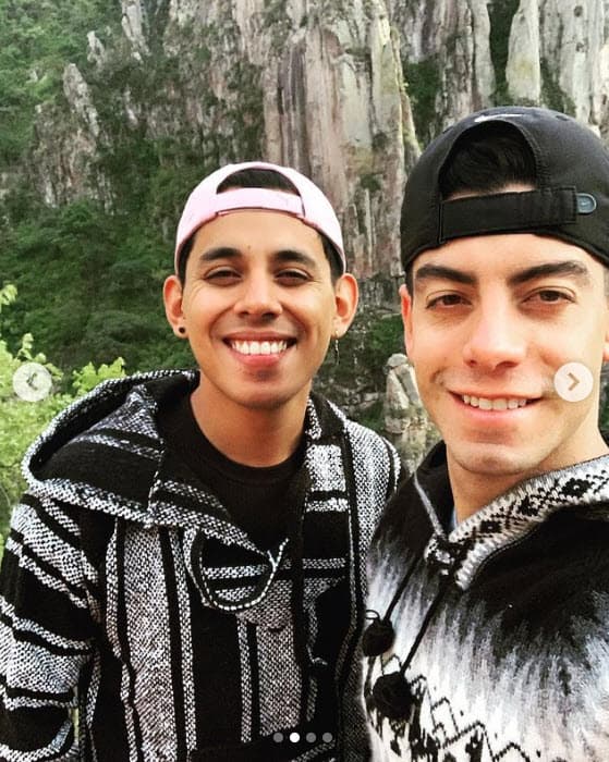 "
<b>Lo único que sabemos es a quién vamos a invitar</b> de nuestros amigos y familia", confesó. 
<br>