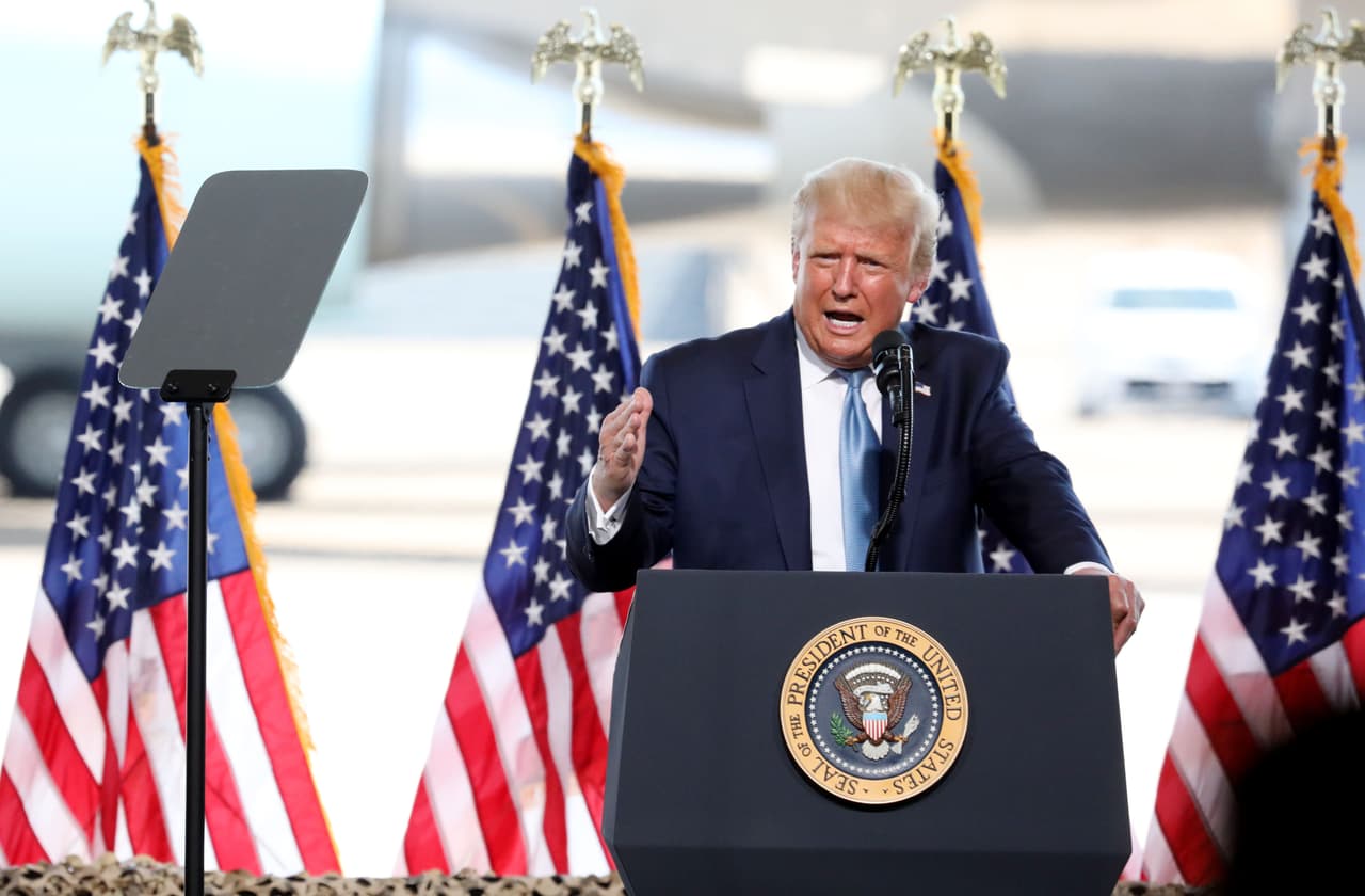 El presidente regresa a Arizona para participar en un evento de campaña de Latinos por Trump