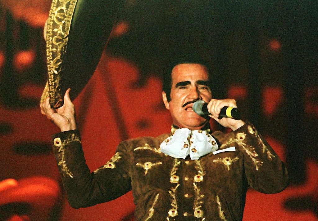 Ha ganado dos premios Grammy, ocho Latin Grammy, 14 Premio Lo Nuestro, y también tiene una estrella en el Paseo de la Fama en Hollywood.