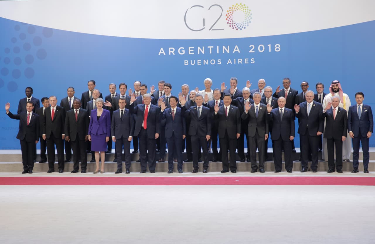 Durante dos días, los líderes de las 20 principales economías desarrolladas y emergentes del mundo debatieron sobre las tres prioridades marcadas por Argentina: el futuro del trabajo, la infraestructura para el desarrollo y la alimentación sostenible, aunque esos 
<b>no fueron los únicos temas que marcaron el encuentro.</b>